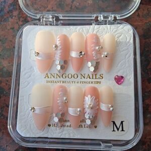 Nails Nude and Pink Press-On Nail Set